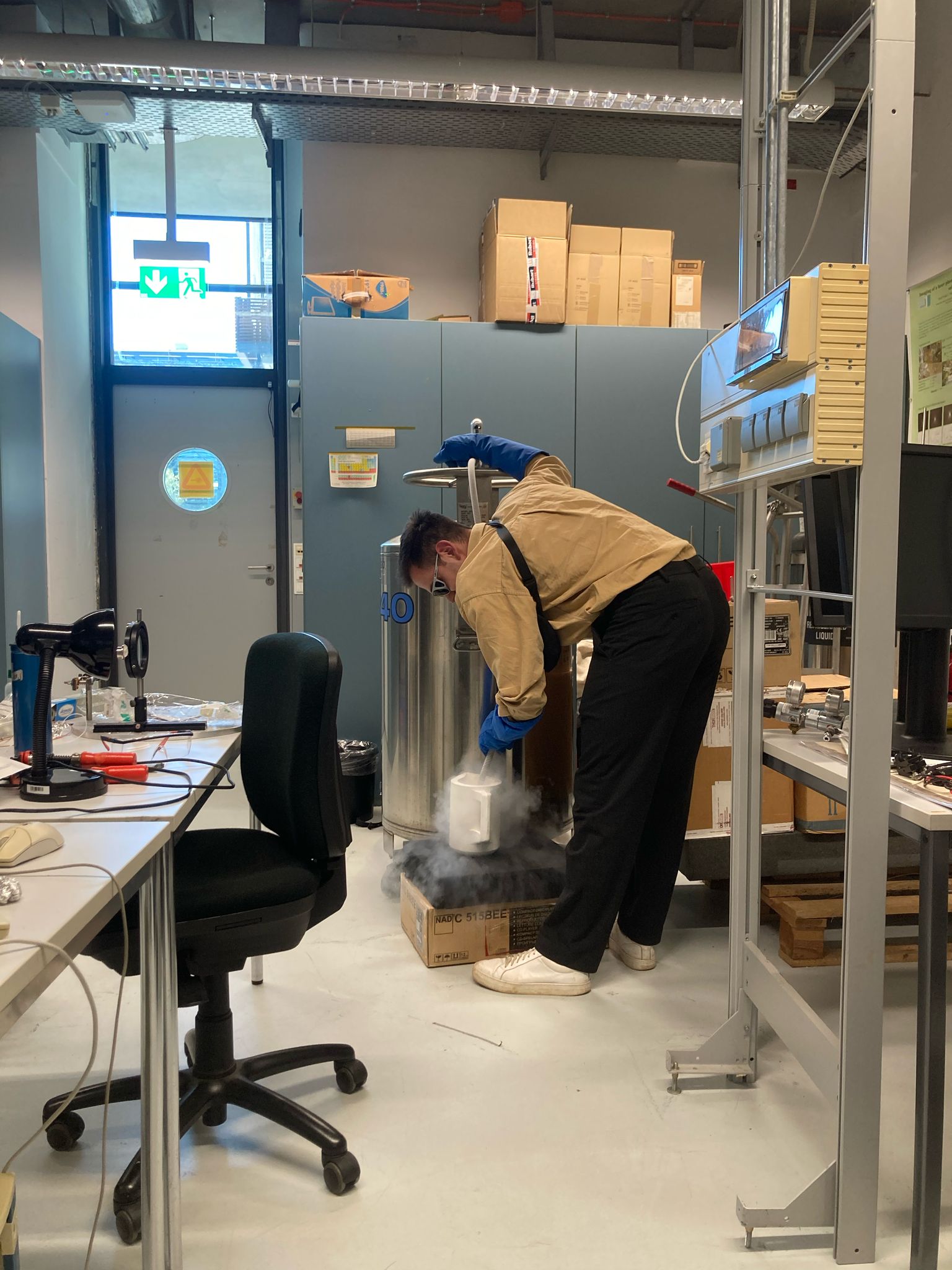 Hands-on experimental work in the laboratory